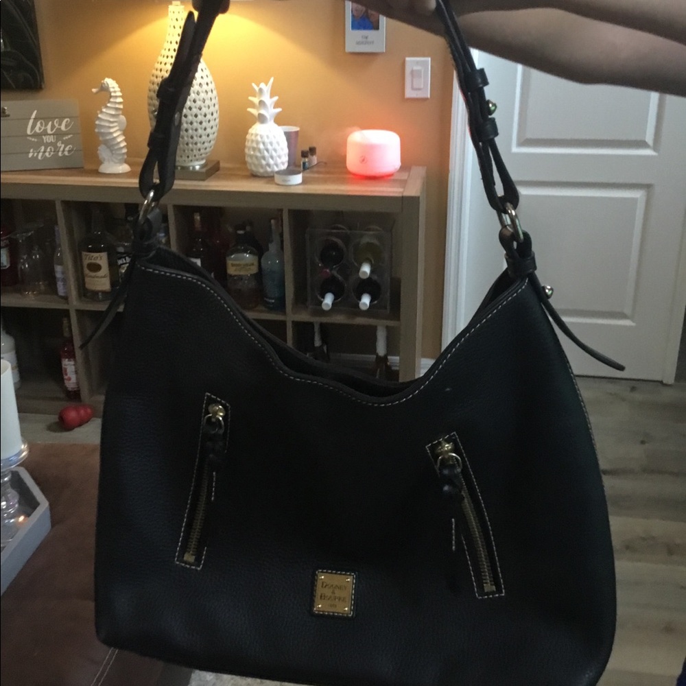 Dooney & Bourke leather purse. Perfect condition